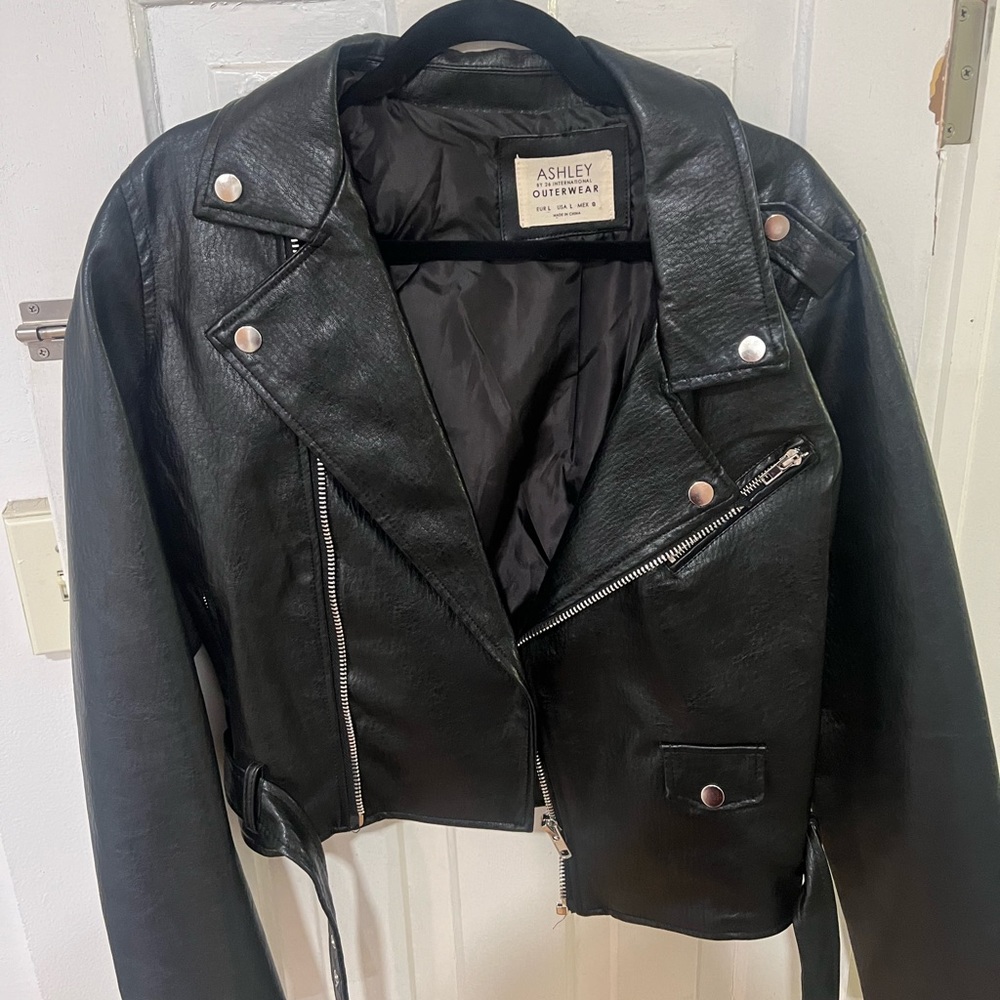 Black Faux Leather Jacket Size Large!